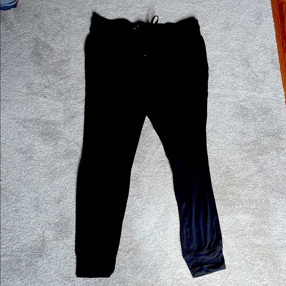 12 lulu lemon  Lululemon  Black Jogger Pants lightweight